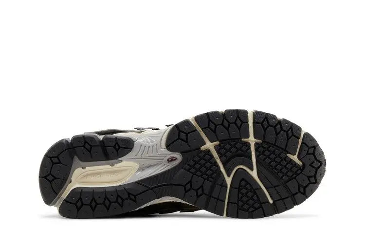 1906A Silver Metalic Castlerock VOSneakers