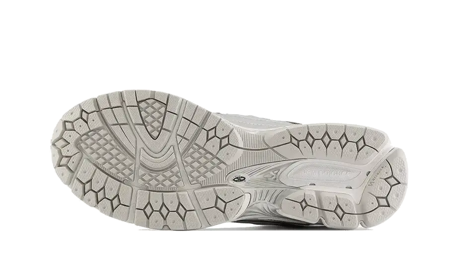 1906D Protection Pack Silver Metallic VOSneakers