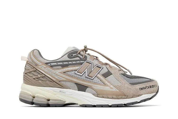 1906N N.Hoolywood x INVINCIBLE Moonrock VOSneakers