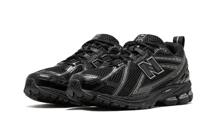 1906R Black Grey VOSneakers