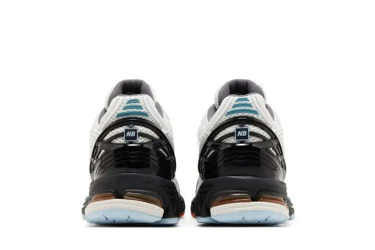 1906R Blanc Noir Cuivre VOSneakers
