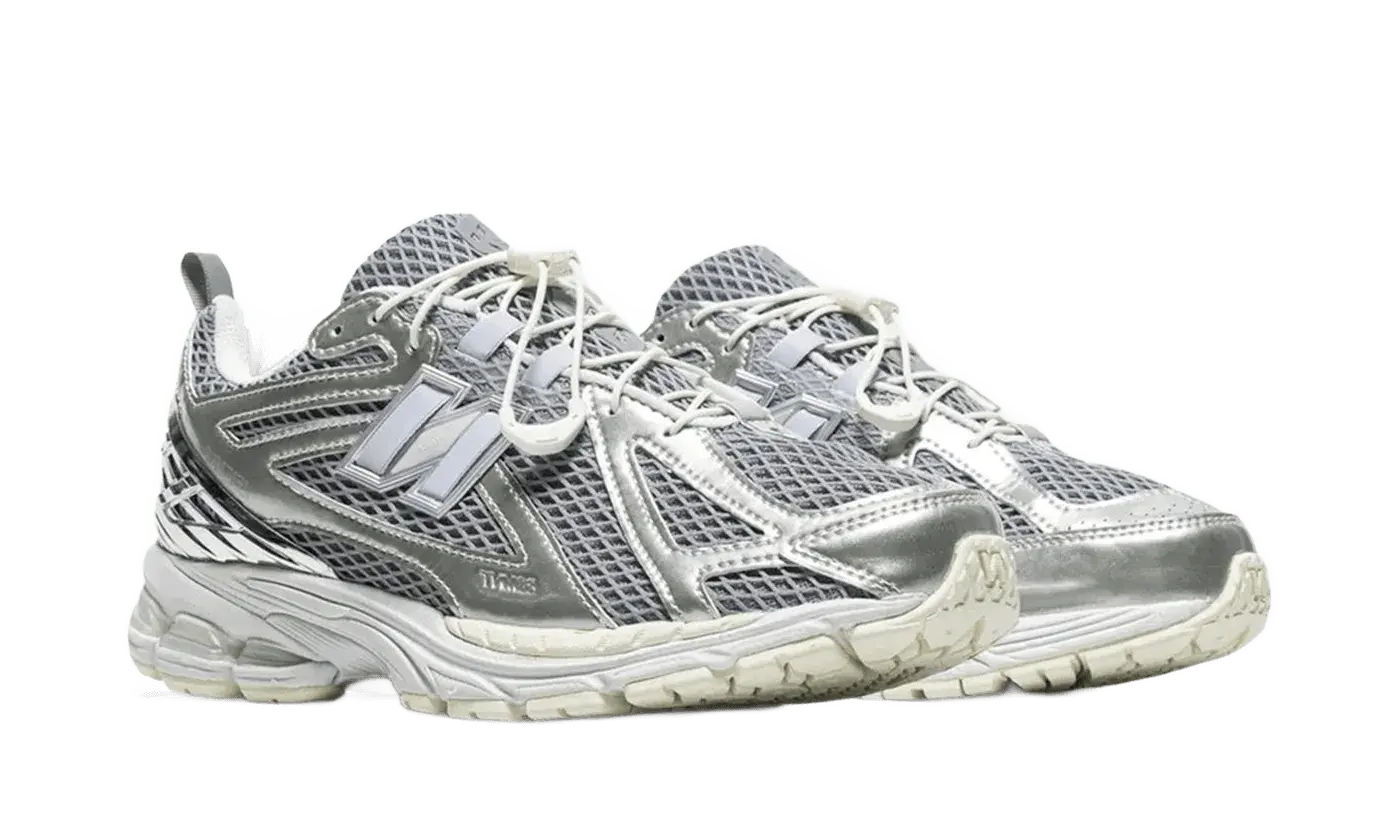 1906R The Basement Silver VOSneakers