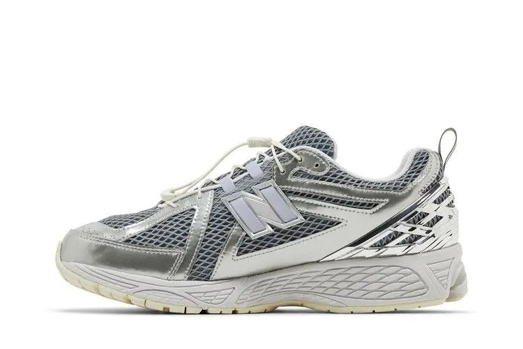 1906R The Basement Silver VOSneakers