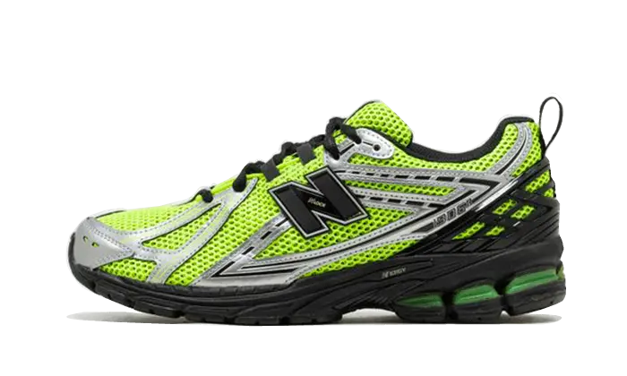 1906R Volt Black VOSneakers