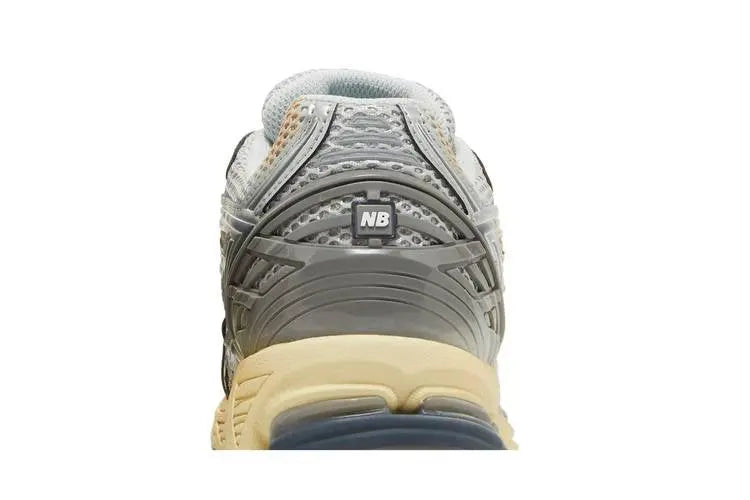 1906R thisisneverthat VOSneakers