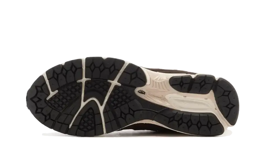 2002R Black Coffee VOSneakers