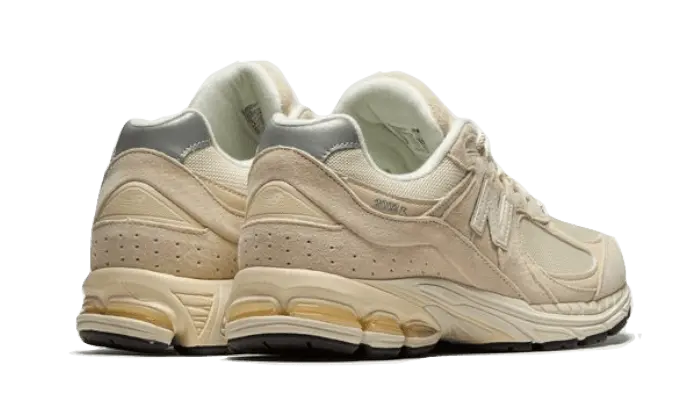 2002R Calm Taupe VOSneakers