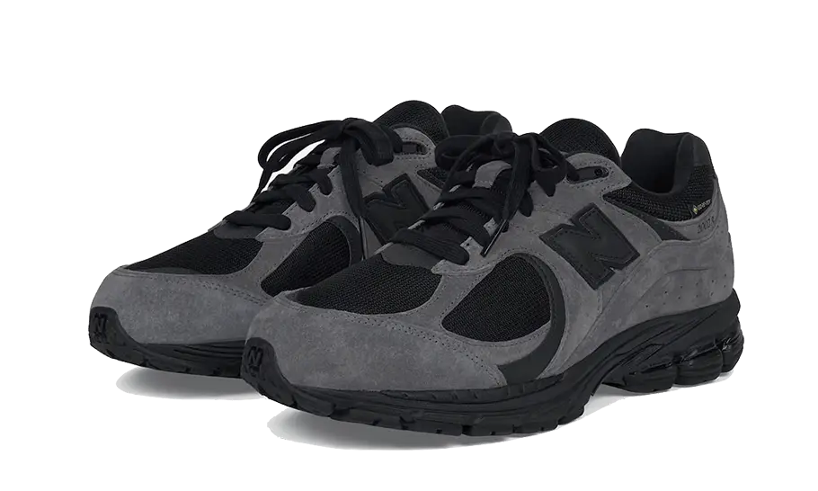 2002R Gore-Tex Charcoal JJJJOUND VOSneakers