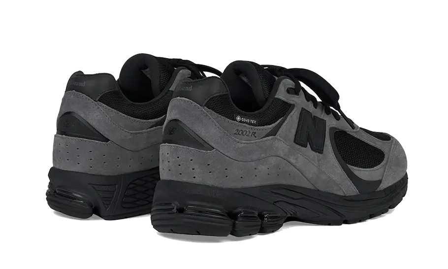 2002R Gore-Tex Charcoal JJJJOUND VOSneakers