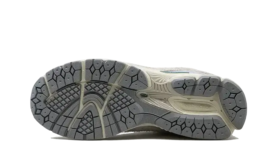 2002R Linen VOSneakers