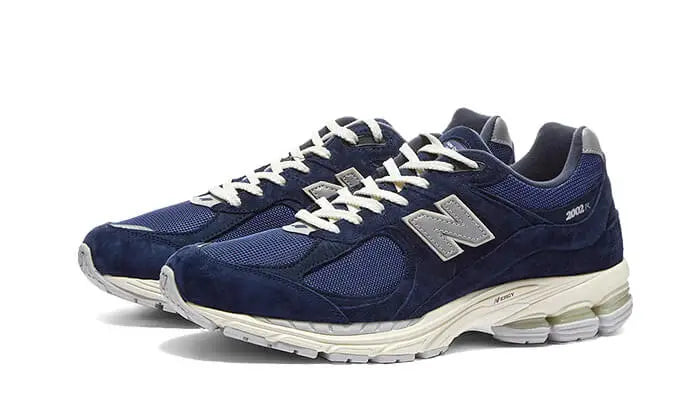 2002R Navy Grey VOSneakers