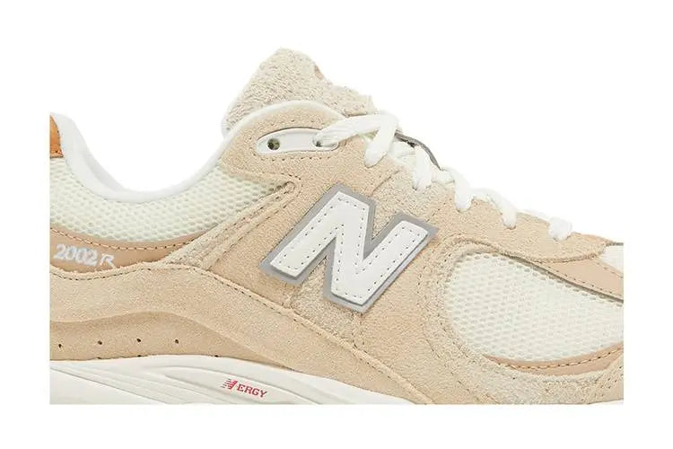 2002R Sandstone VOSneakers