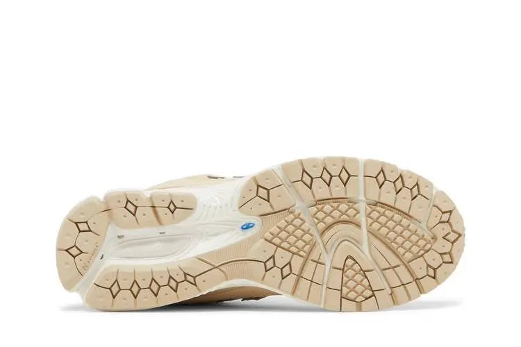2002R Sandstone VOSneakers