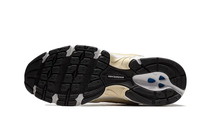 530 Beige Aluminum VOSneakers