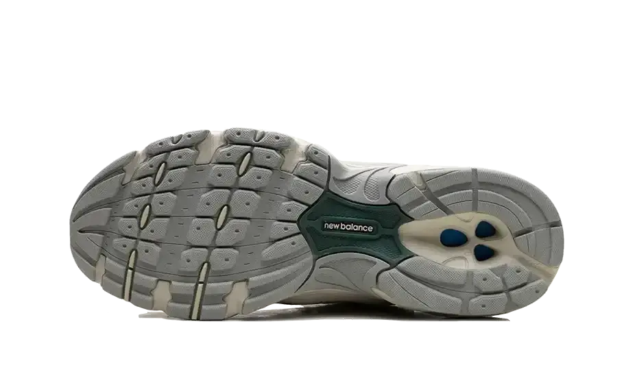 530 Beige Green VOSneakers
