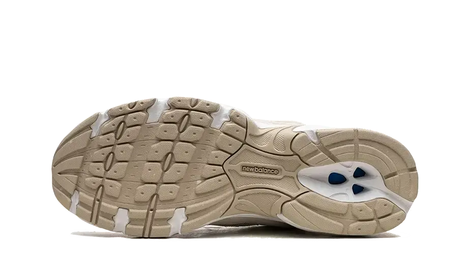 530 Sea Salt Moonbeam VOSneakers