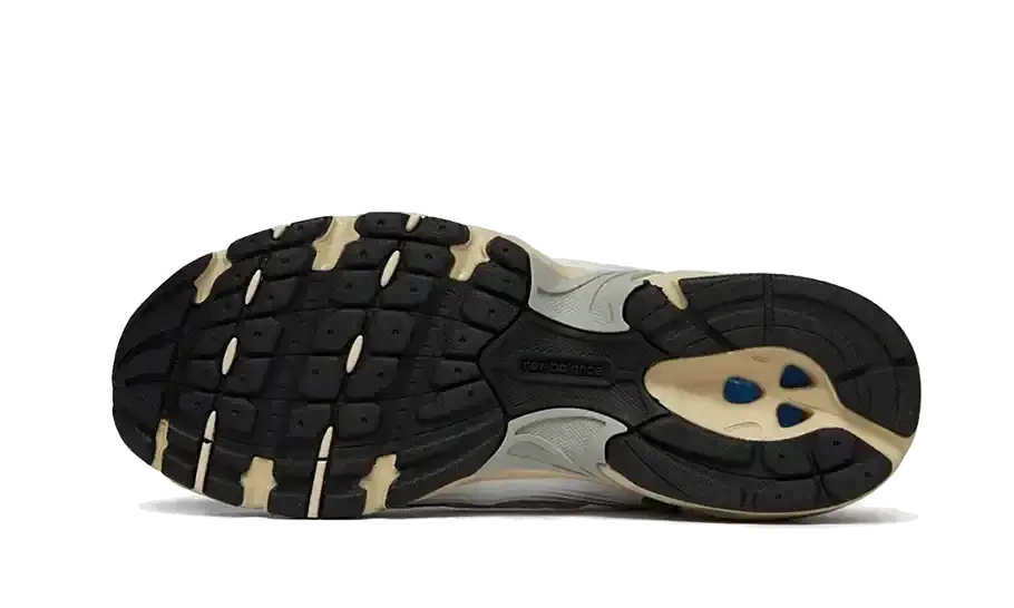 530 White Blue Oasis VOSneakers