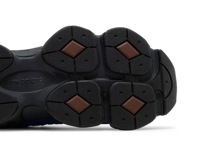 9060 Dark Royal Brown VOSneakers