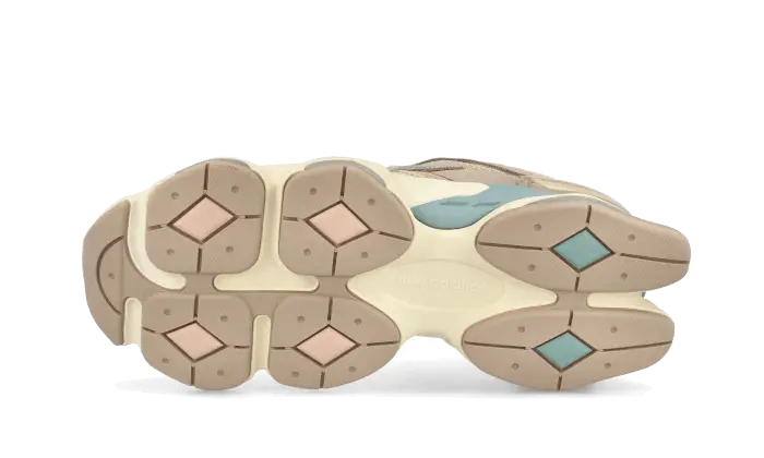 9060 Ivory Cream VOSneakers