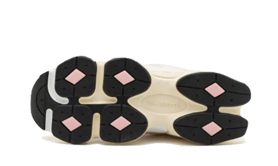 9060 Pink Haze VOSneakers