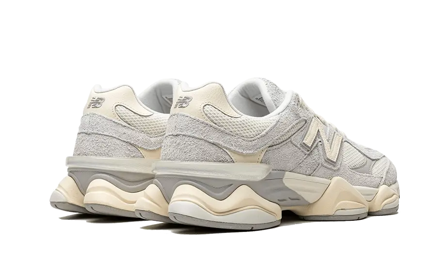 9060 Quartz VOSneakers