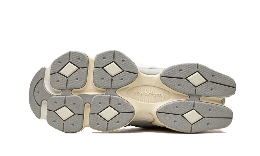 9060 Quartz VOSneakers