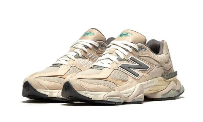 9060 Sea Salt VOSneakers