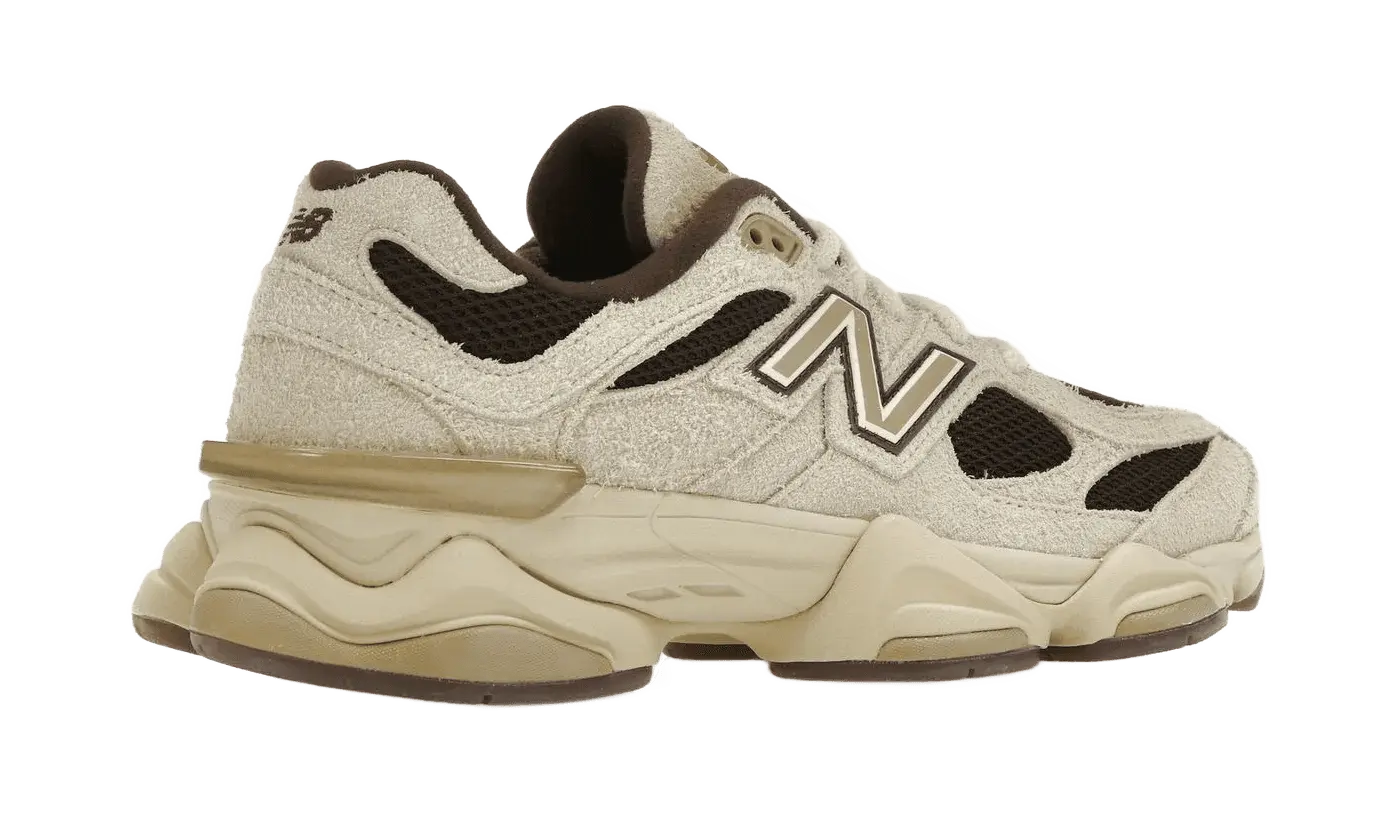 9060 Sydney McLaughlin-Levrone Linen Black Coffee VOSneakers