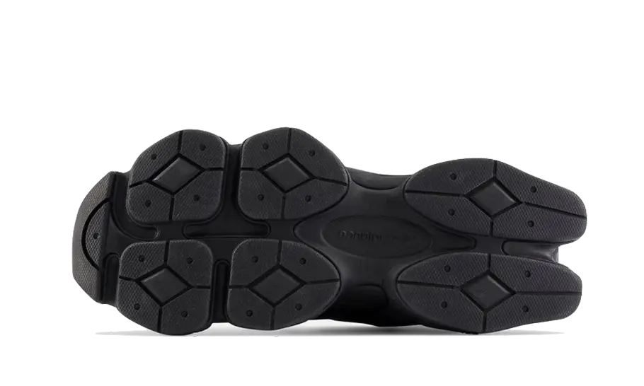 9060 Triple Black VOSneakers