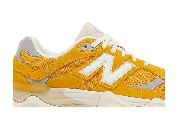 9060 Varsity Gold VOSneakers