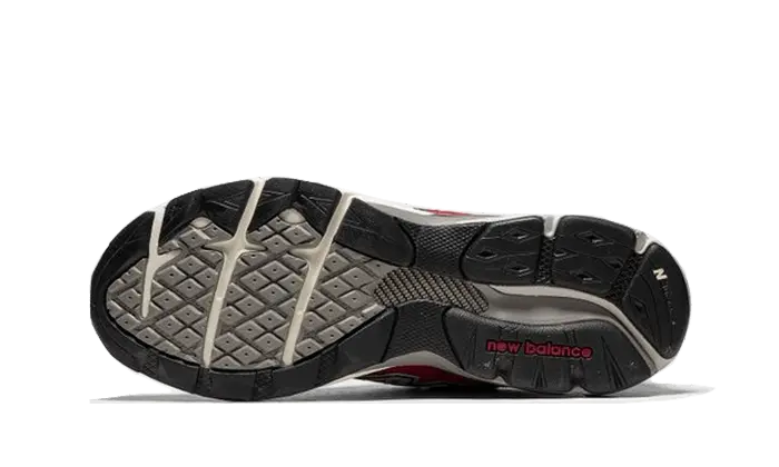 990 V3 Scarlet VOSneakers