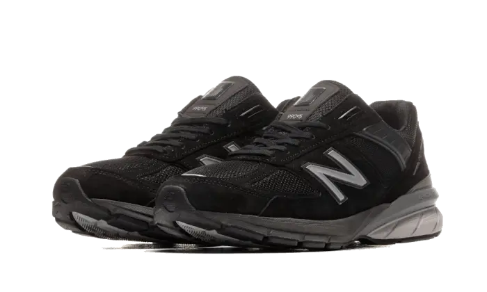 990 v5 Black VOSneakers