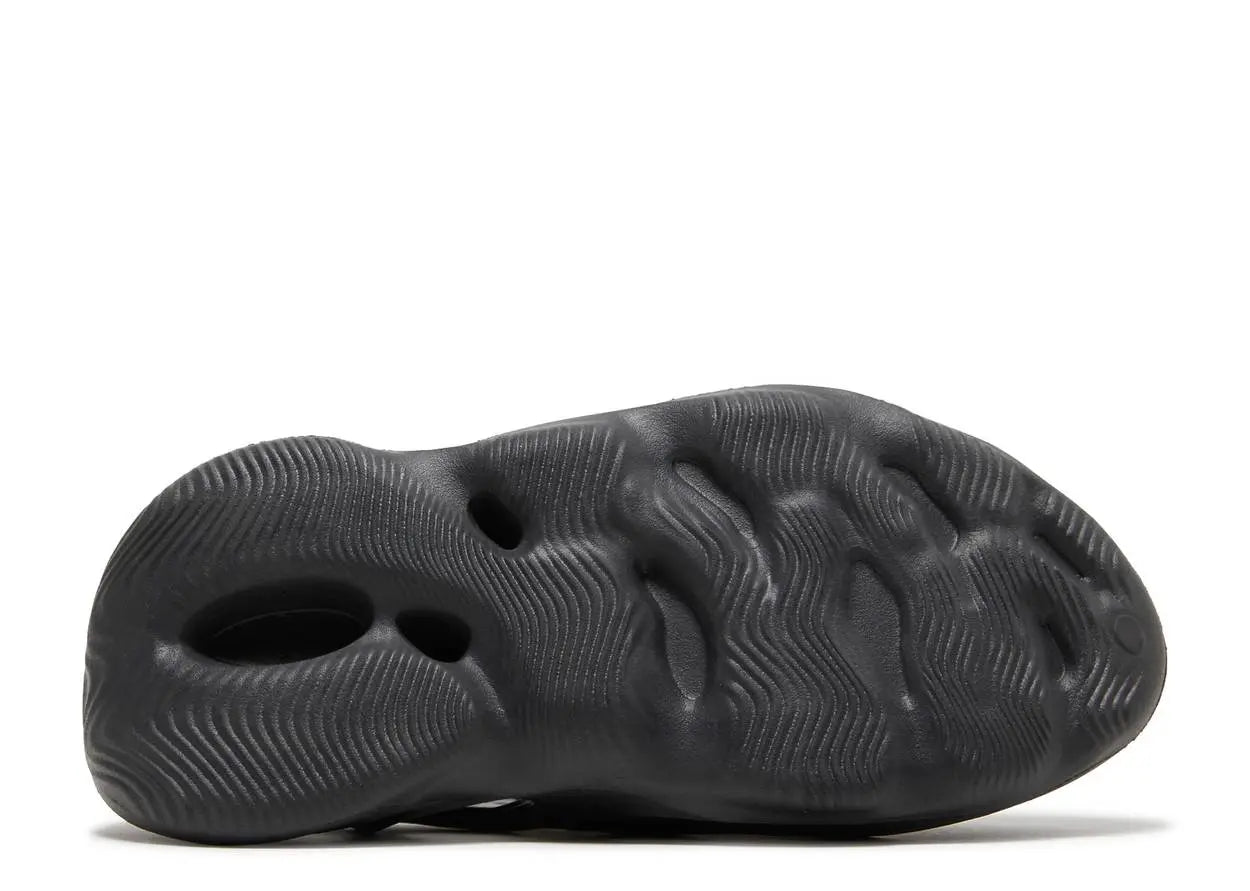 Adidas Yeezy Foam RNNR Onyx Yeezy