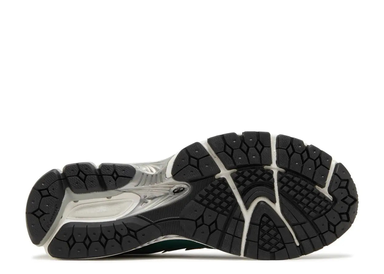 New Balance 1906R Green Suede Metallic Silver New Balance