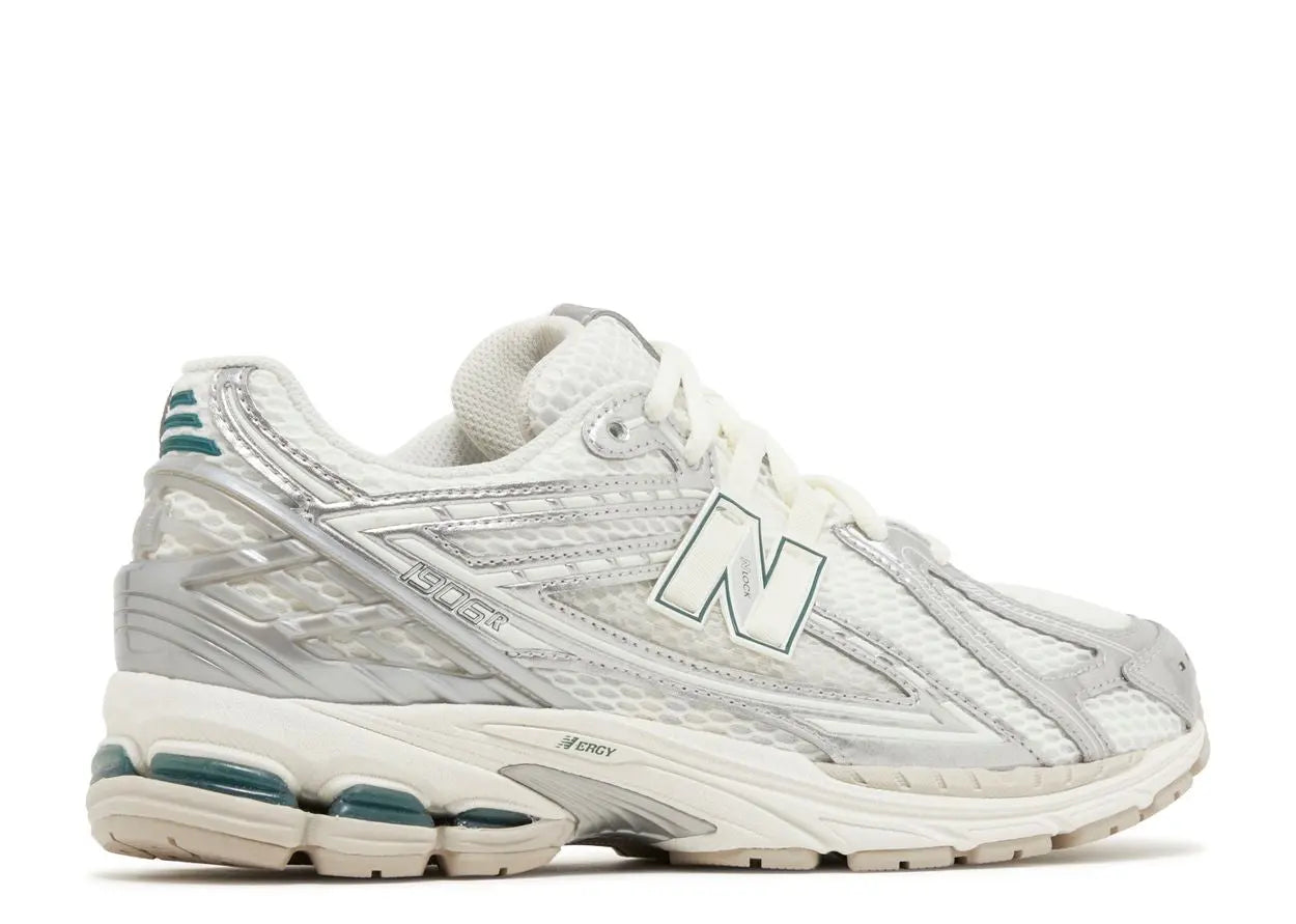 New Balance 1906R Silver Metallic Sea Salt New Balance
