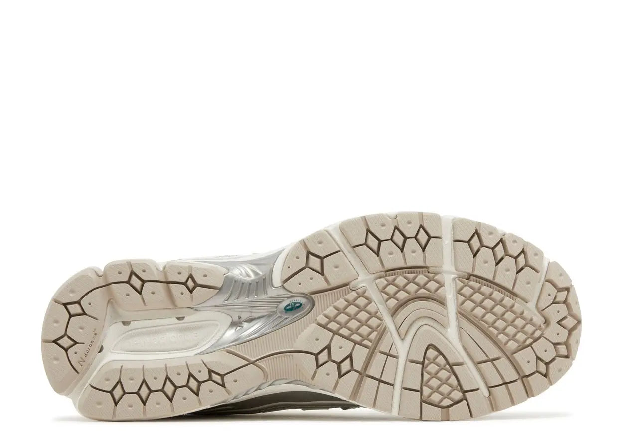 New Balance 1906R Silver Metallic Sea Salt New Balance