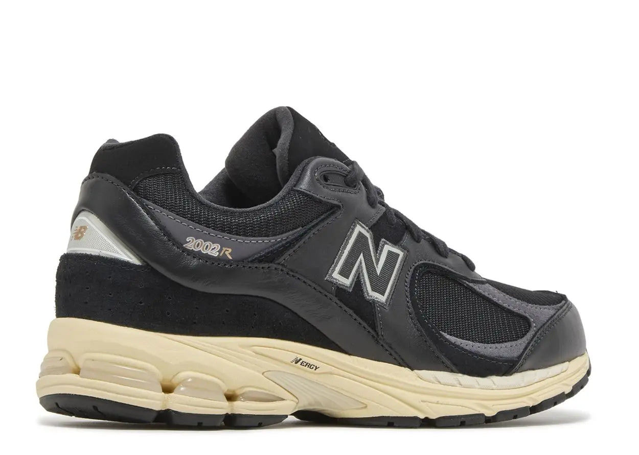 New Balance 2002R Black Vintage New Balance
