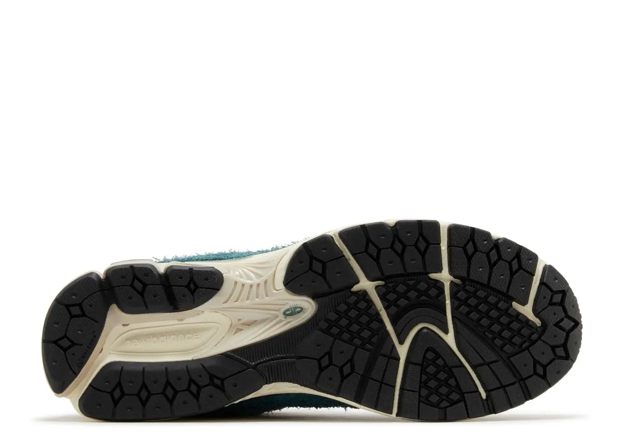 New Balance 2002R New Spruce Magnet New Balance