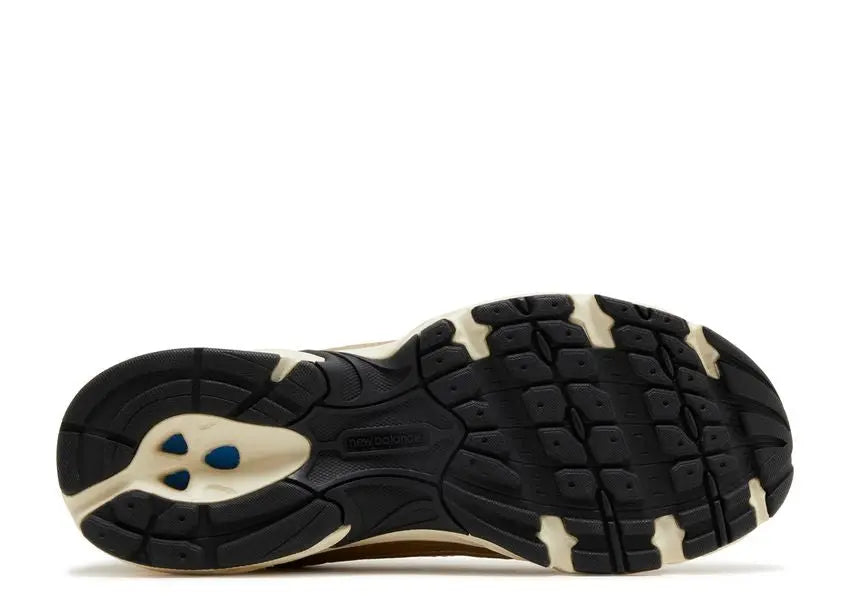 New Balance 530 Turtledove Gold Metallic New Balance