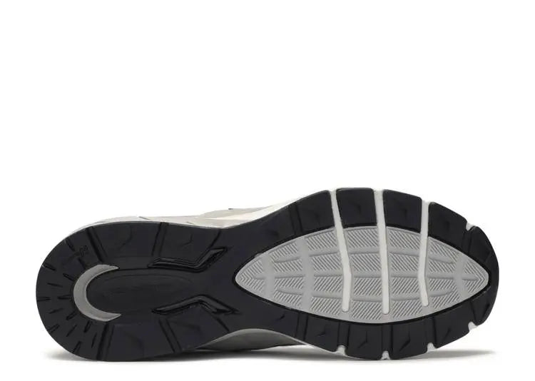 New Balance 990 v5 Grey New Balance