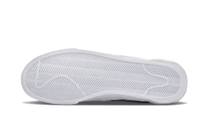 Nike Blazer Low Sacai White Patent VOSneakers