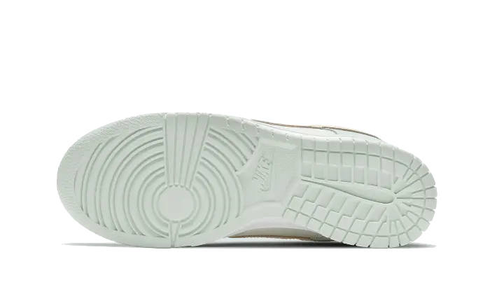 Nike Dunk Low Barely Green VOSneakers