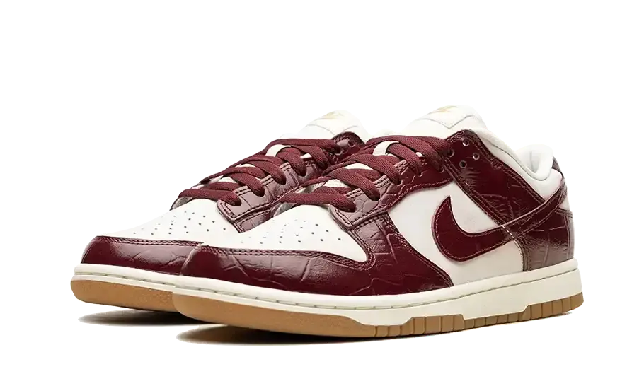 Nike Dunk Low LX Dark Team Red VOSneakers
