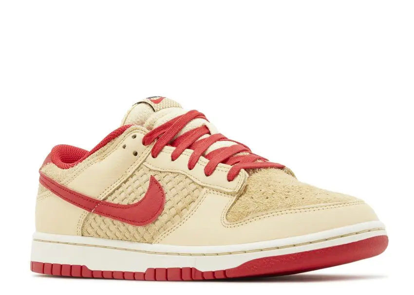 Nike Dunk Low Retro SE Strawberry Waffle Nike