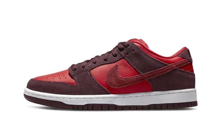 Nike SB Dunk Low Cherry VOSneakers