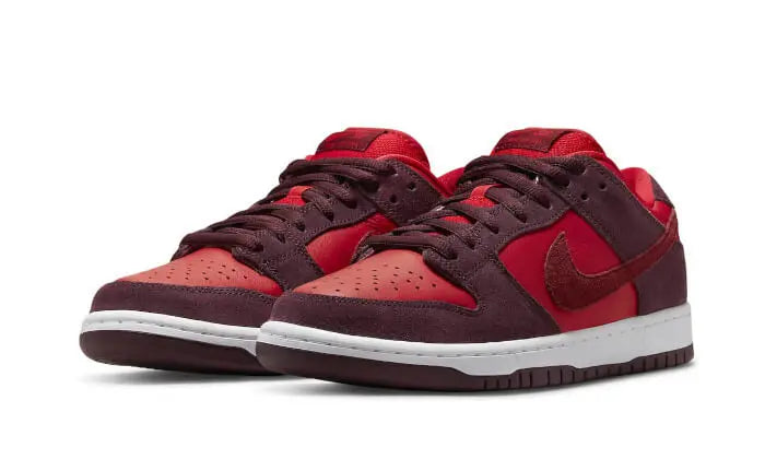 Nike SB Dunk Low Cherry VOSneakers