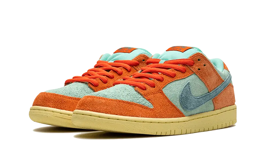 Nike SB Dunk Low Orange Emerald Rise Nike