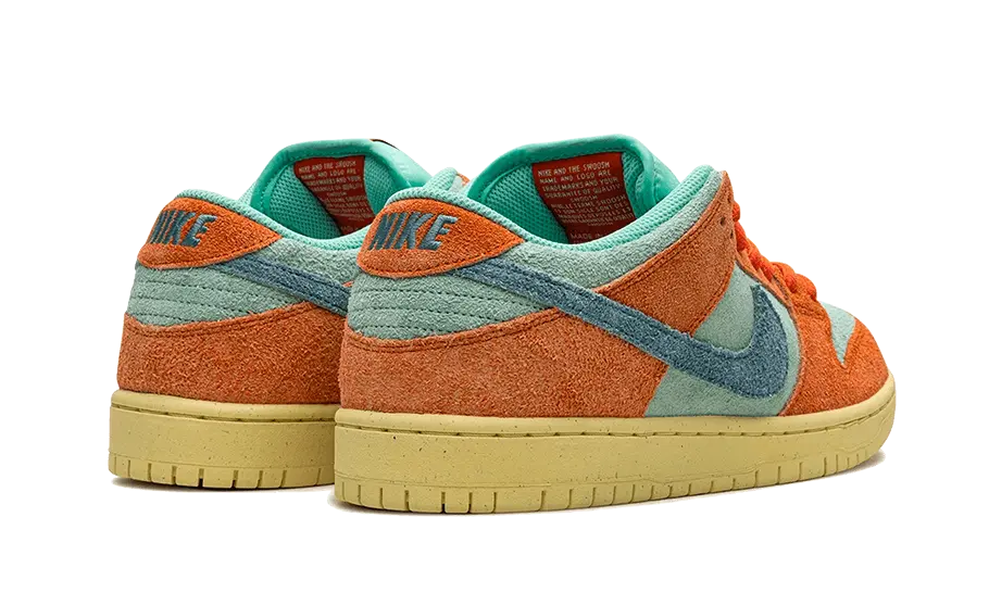 Nike SB Dunk Low Orange Emerald Rise Nike