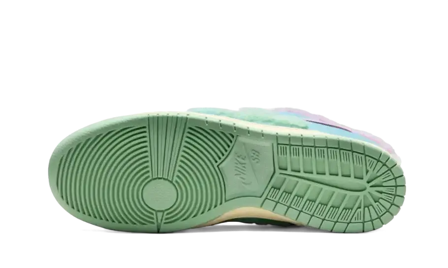 Nike SB Dunk Low Verdy Visty VOSneakers