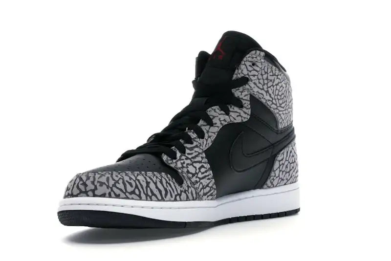 Jordan 1 Retro Un-Supreme - VOSneakers